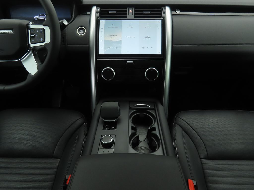 Thumbnail: 2024 Land Rover Discovery - 13