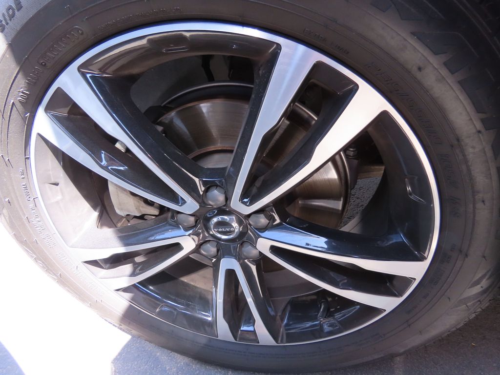 Thumbnail: 2020 Volvo XC60 - 15