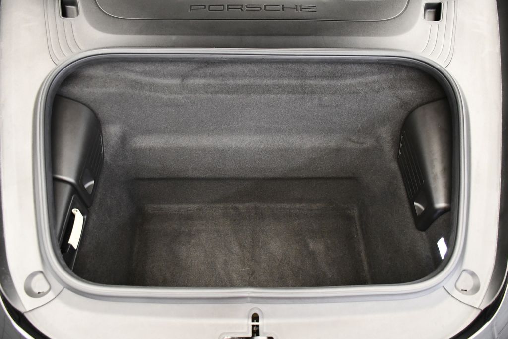 Thumbnail: 2018 Porsche 911 - 20