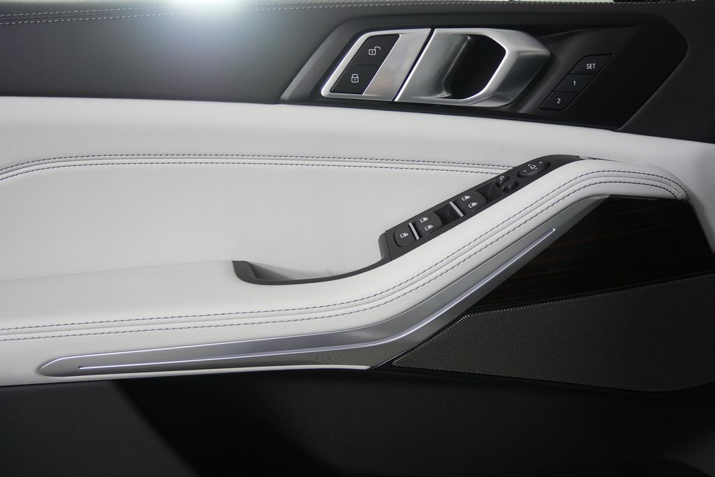 Thumbnail: 2026 BMW X5 - 8