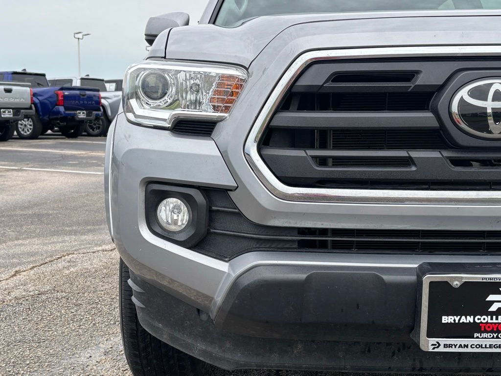 2019 Toyota Tacoma SR5 photo