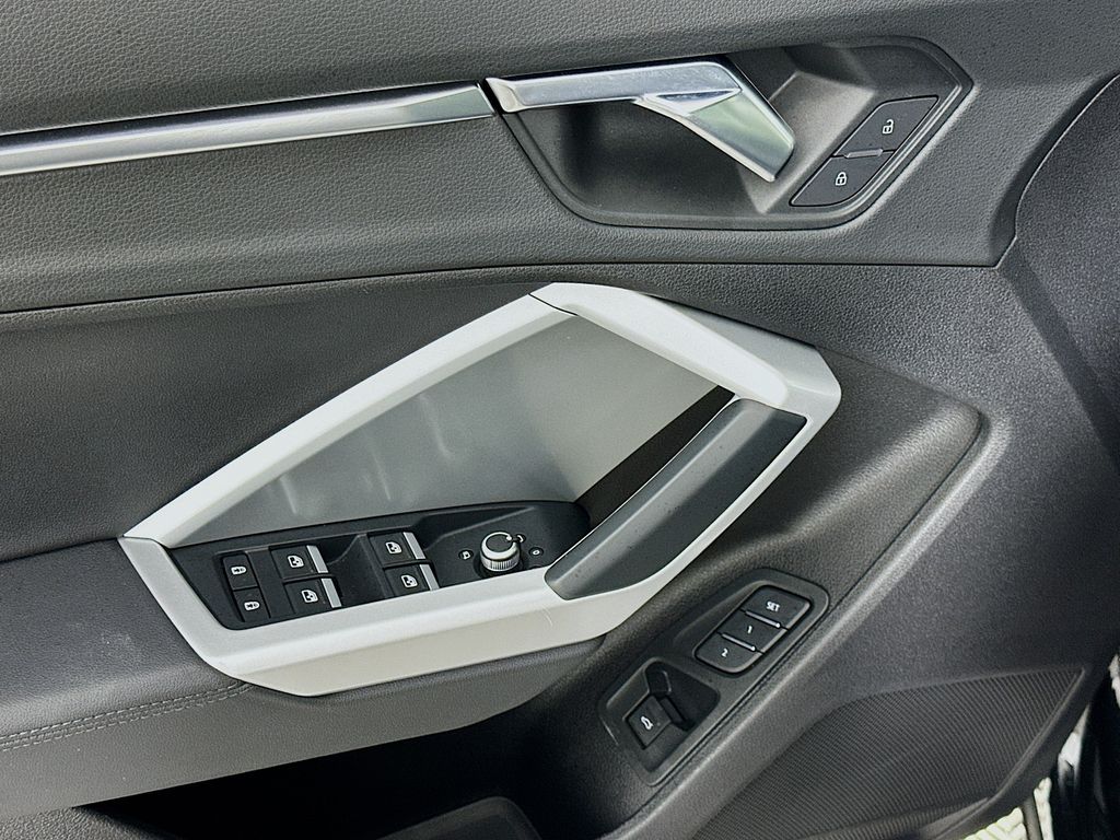 Thumbnail: 2022 Audi Q3 - 17