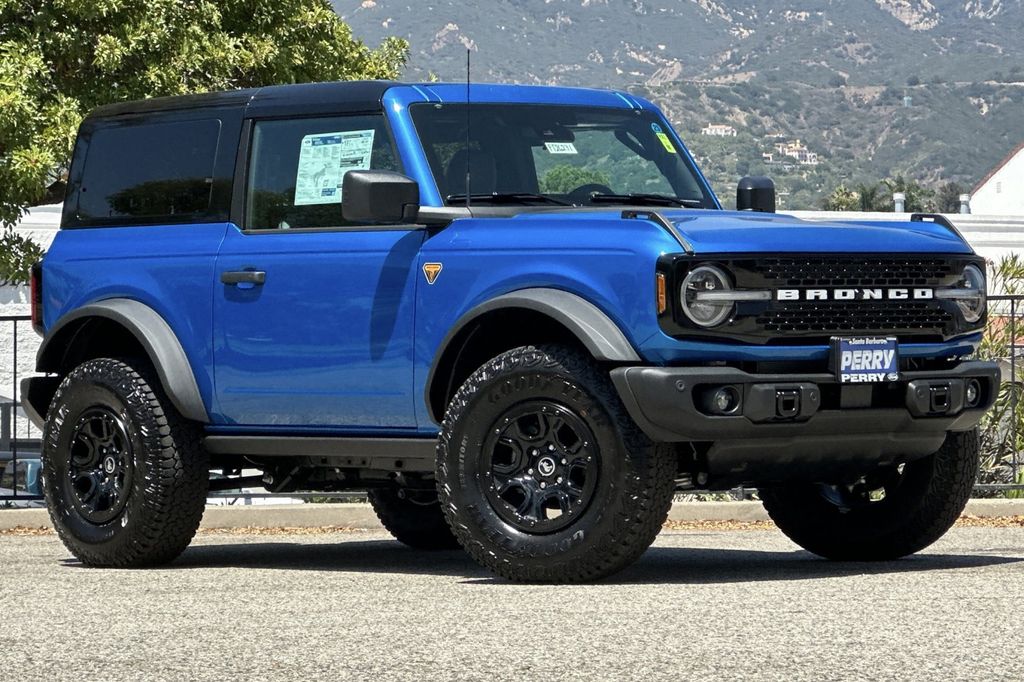 Velocity Blue Metallic 2026 Ford Bronco SUV / Crossover Four-Wheel Drive 7-Speed Manual
