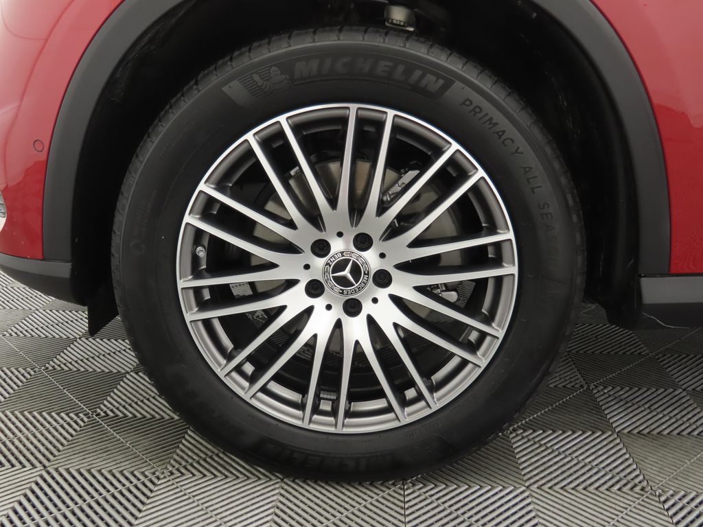 Thumbnail: 2025 Mercedes-Benz GLC - 30