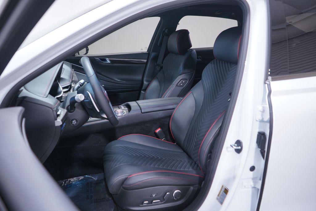 Thumbnail: 2024 Genesis G80 - 7