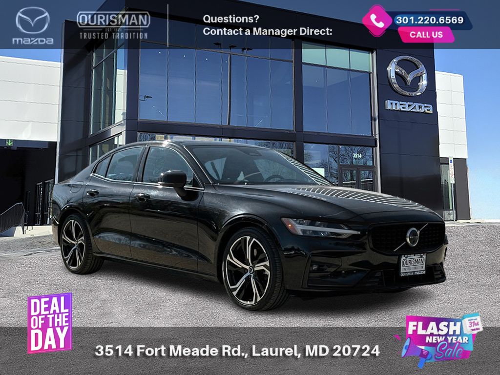 2024 Volvo S60 B5 Plus Dark Theme AWD