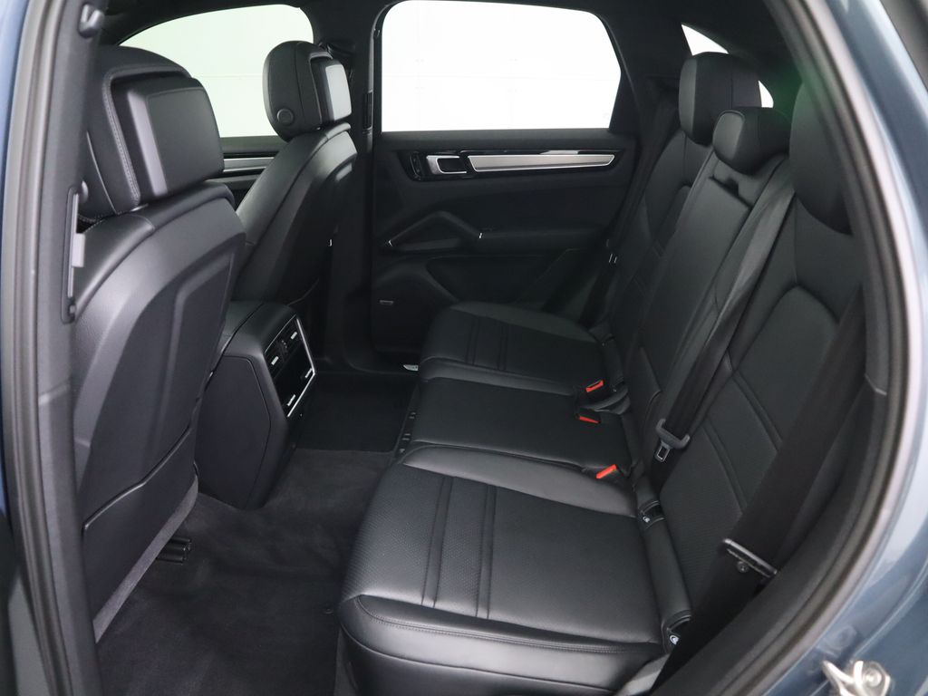 Thumbnail: 2020 Porsche Cayenne - 22