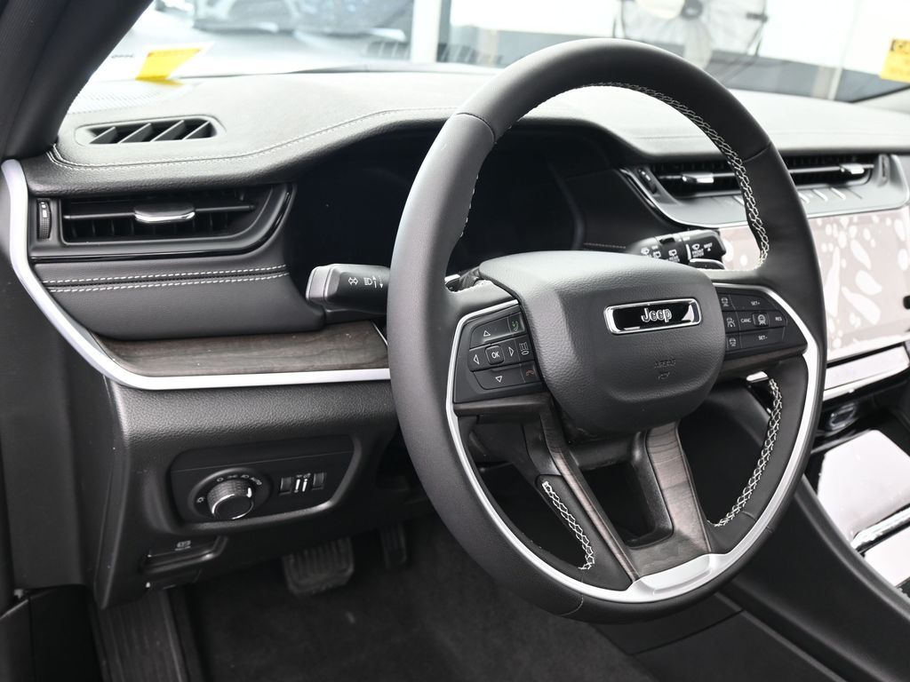 New 2026 Bright White Clearcoat Jeep Laredo image 15