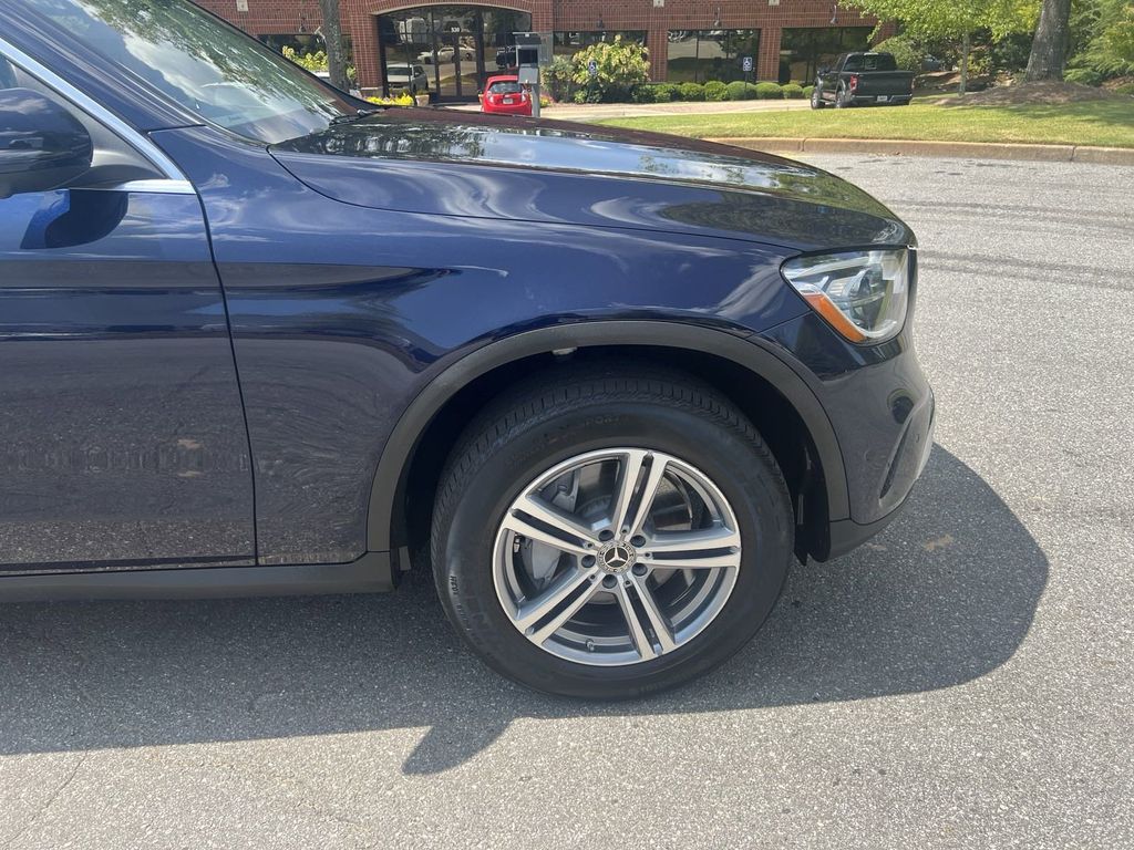 2021 Mercedes-Benz GLC GLC 300 13