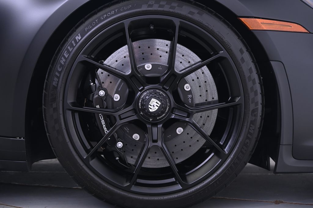 Thumbnail: 2022 Porsche 911 - 14