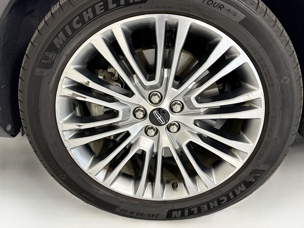 Thumbnail: 2017 Lincoln MKX - 30