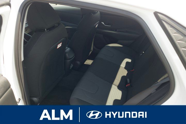 New 2026 White Hyundai SE image 15