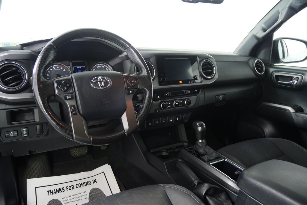 Thumbnail: 2016 Toyota Tacoma - 20
