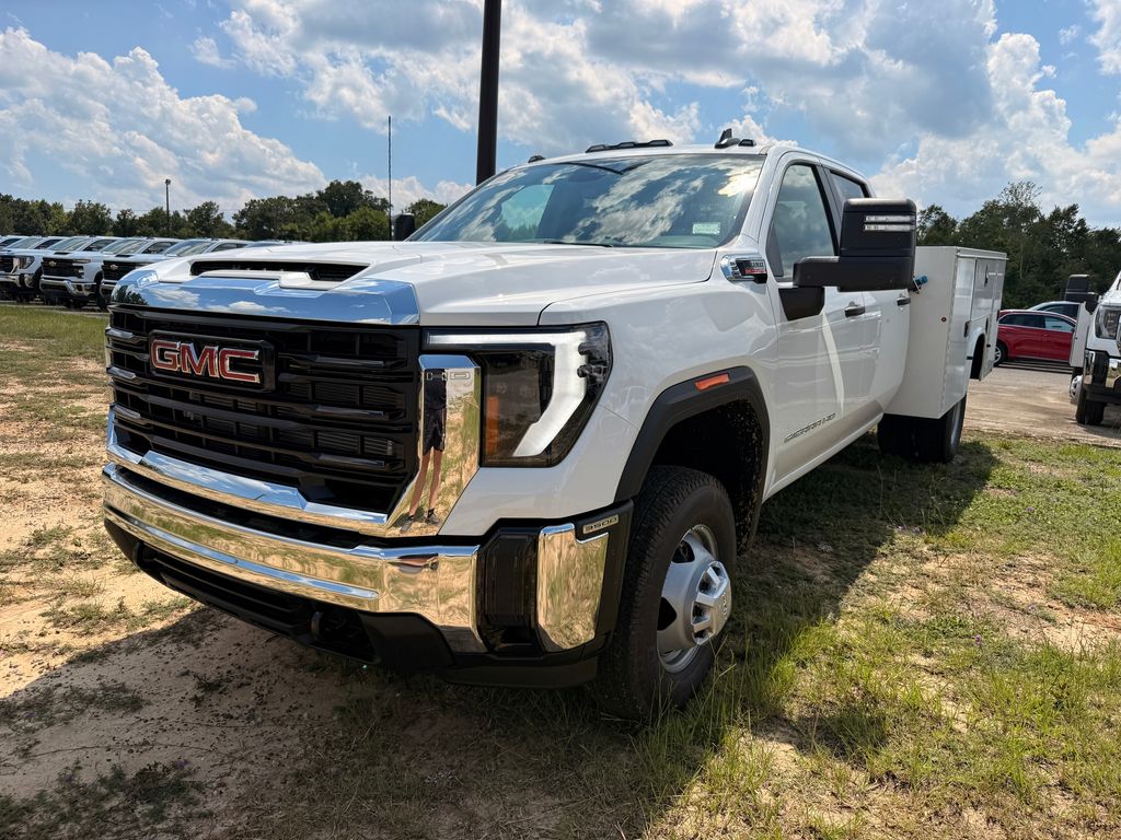 Summit White 2026 GMC Sierra 3500HD Pickup Truck Four-Wheel Drive Automatic