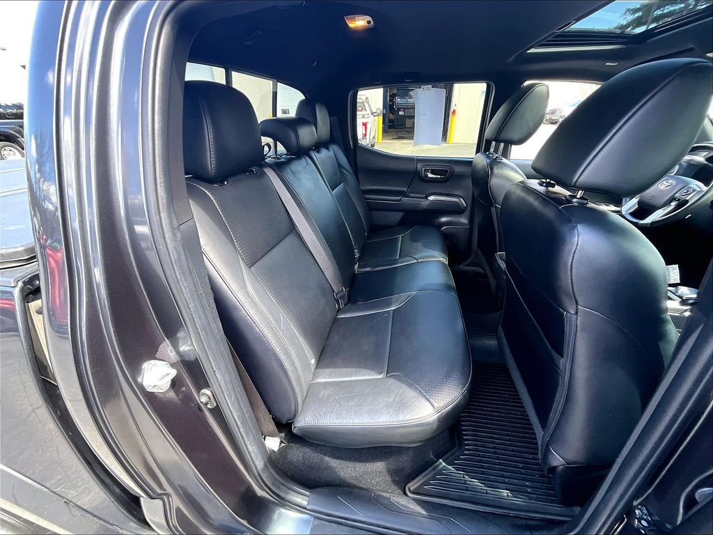 2022 Toyota Tacoma — photo 23