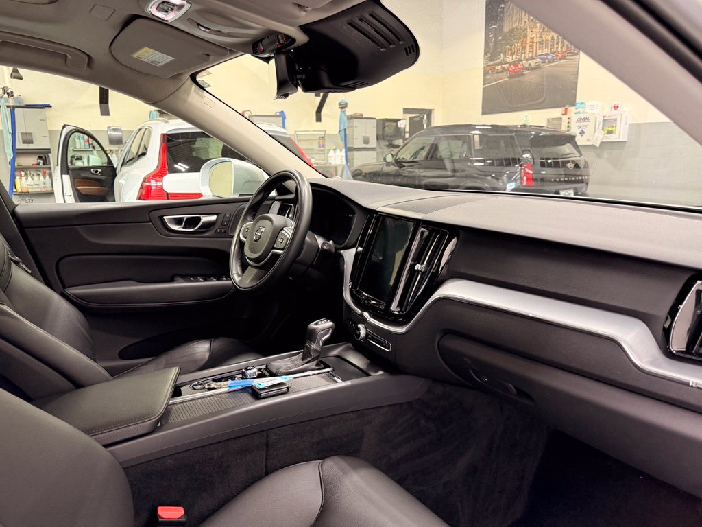 Thumbnail: 2020 Volvo XC60 - 28