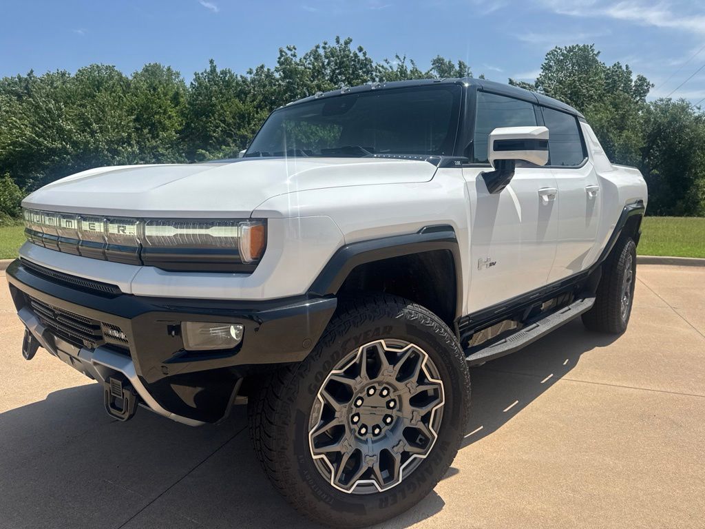 Interstellar White 2025 GMC Hummer EV Pickup Pickup Truck All-Wheel Drive 1-Speed Automatic