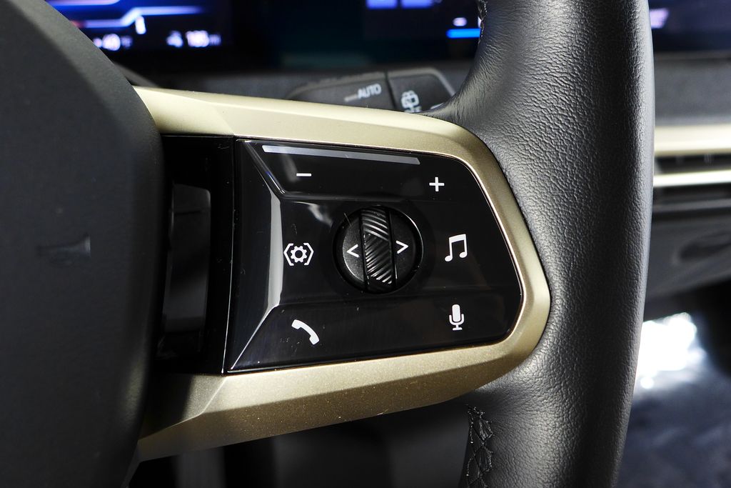 Thumbnail: 2023 BMW iX - 29