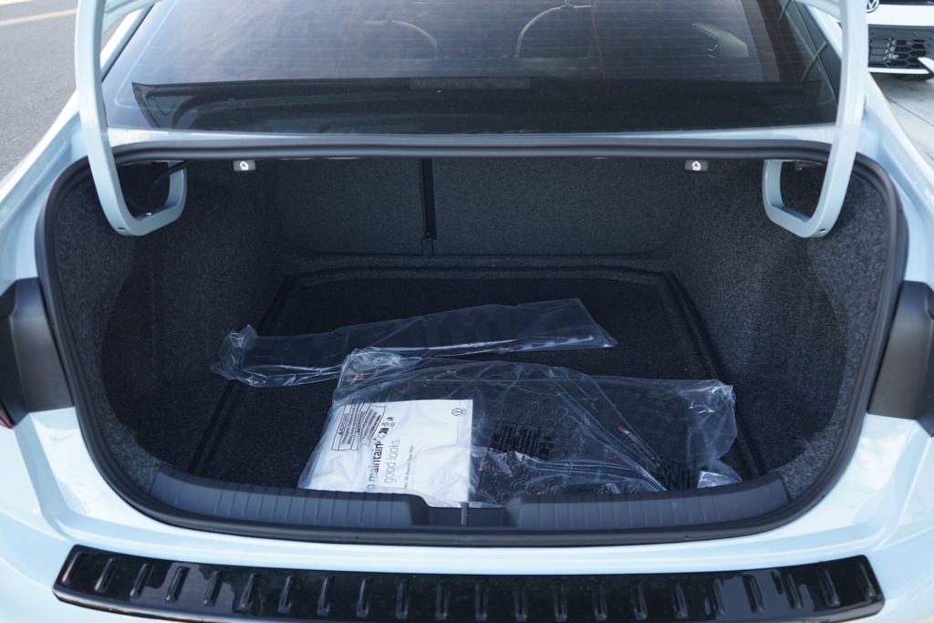 Thumbnail: 2026 Volkswagen Jetta - 11