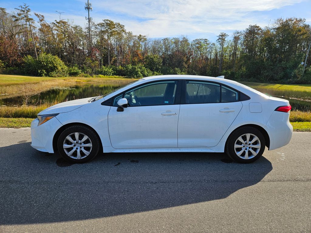 2022 Toyota Corolla LE 2