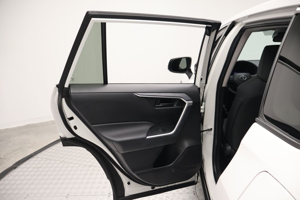 Thumbnail: 2024 Toyota RAV4 - 21