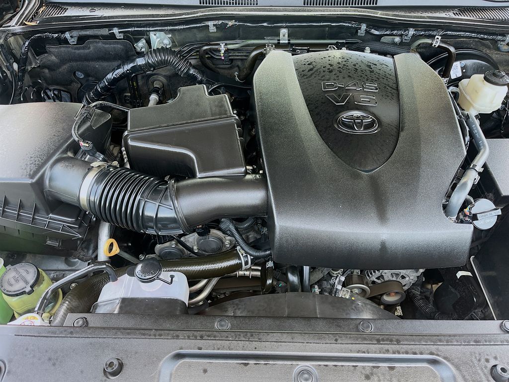 Used 2022 Gray Toyota SR5 image 27