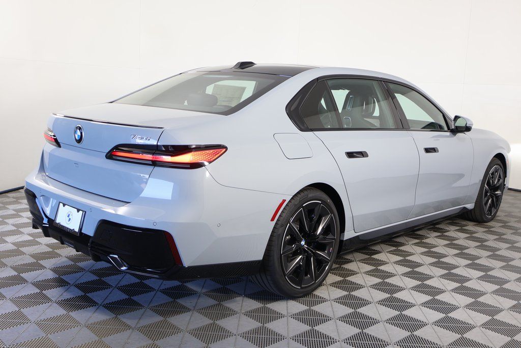 Thumbnail: 2026 BMW 7 Series - 2