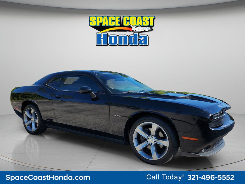 Pitch Black Clearcoat 2015 Dodge Challenger Coupe Rear-Wheel Drive 8-Speed Automatic