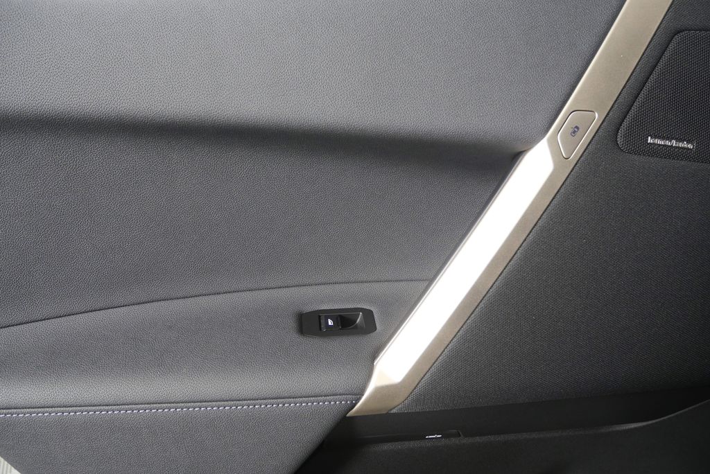 Thumbnail: 2026 BMW iX - 13