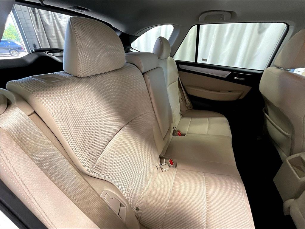 2015 Subaru Outback — photo 16
