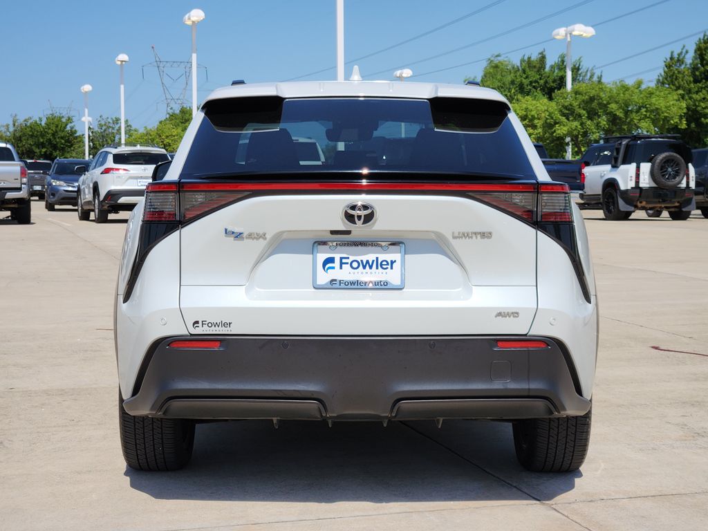 View vehicle photo 6