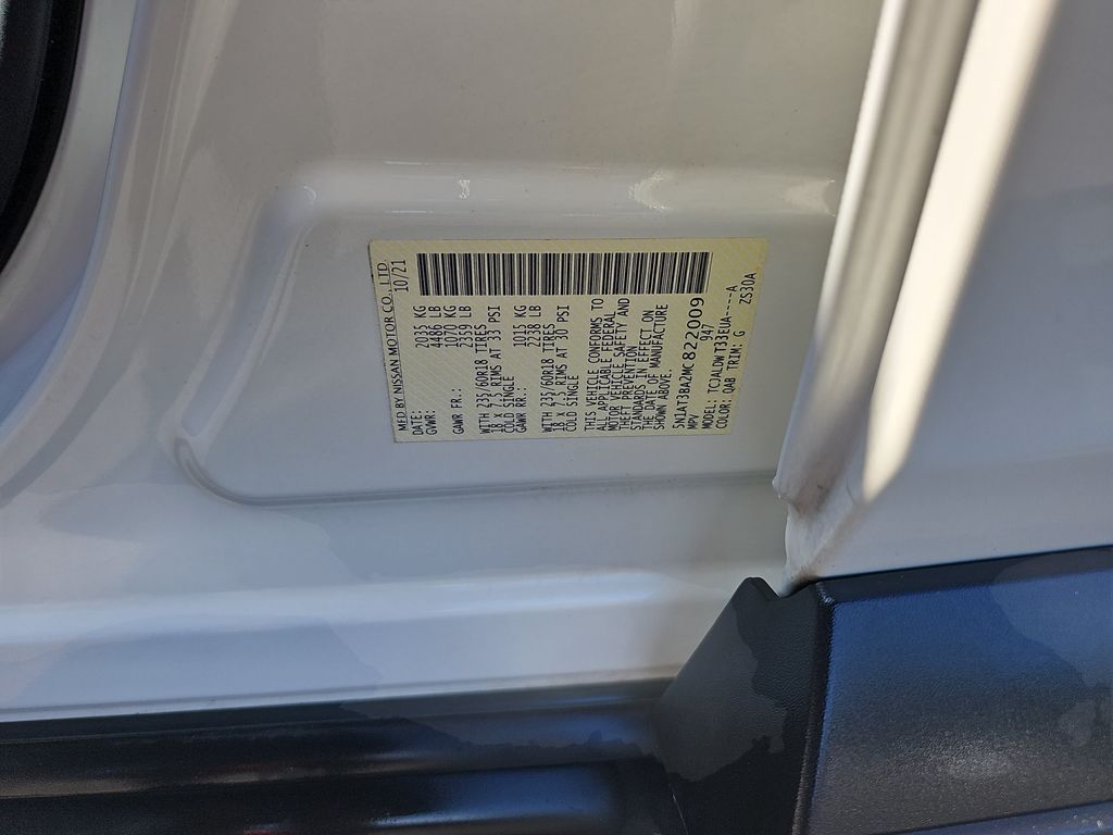 Used 2021 White Nissan SV image 28