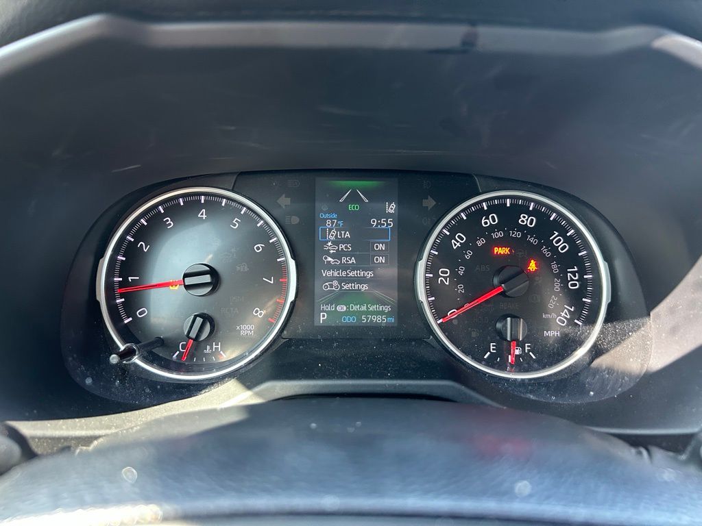 2021 Toyota RAV4 LE 22