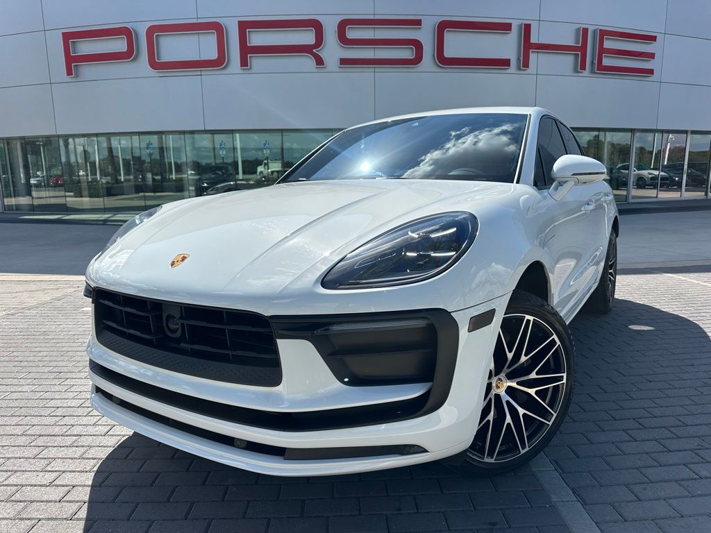 Thumbnail: 2023 Porsche Macan - 1