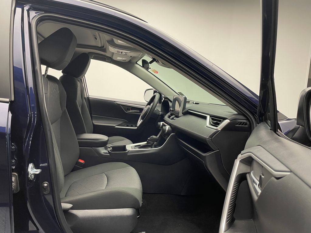 Thumbnail: 2025 Toyota RAV4 - 17