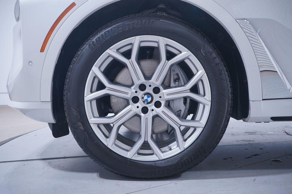 2023 BMW X7 xDrive40i 2