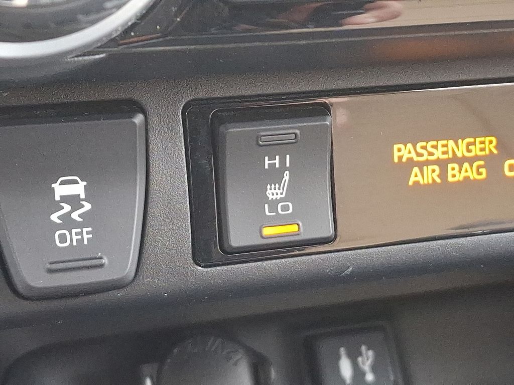 Thumbnail: 2019 Toyota RAV4 - 26