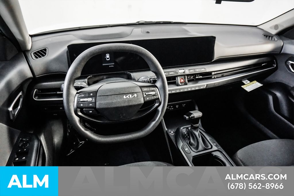 Used 2025 White Kia LXS image 22
