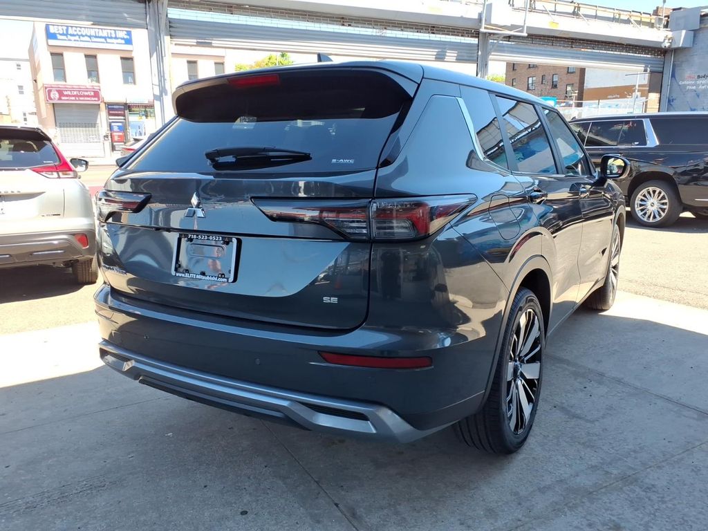 2026 Mitsubishi Outlander SE - Photo 7