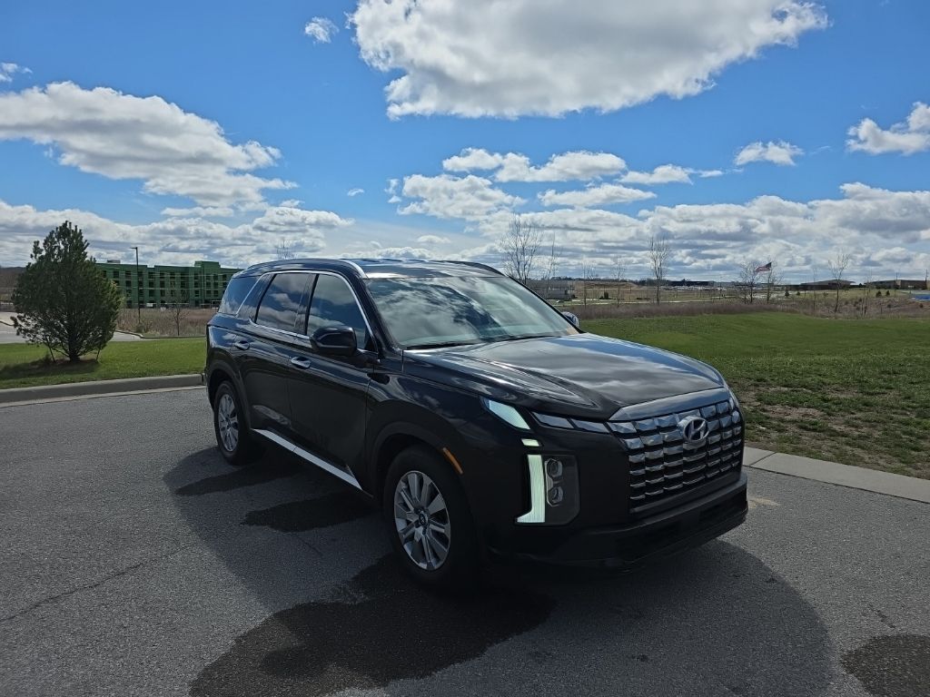 View vehicle photo 3