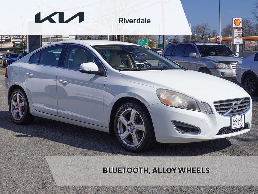 Ice White 2012 Volvo S60 T5 Sedan Front-Wheel Drive 6-Speed Automatic