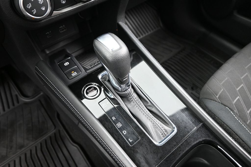 2024 Nissan Kicks SV Xtronic CVT