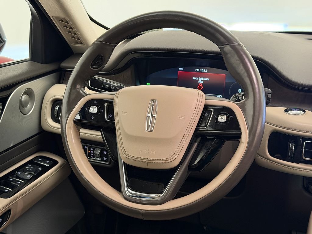 Thumbnail: 2021 Lincoln Aviator - 21
