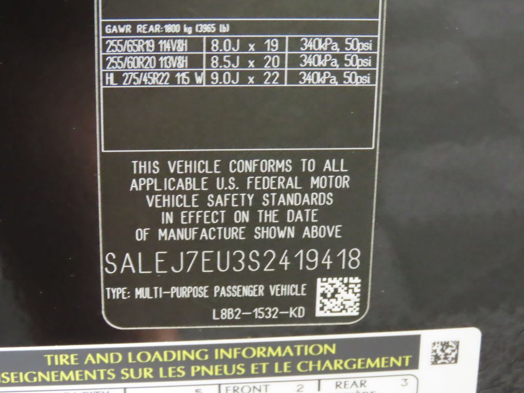 Thumbnail: 2025 Land Rover Defender - 32