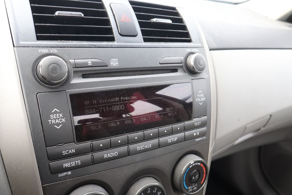 Thumbnail: 2011 Toyota Corolla - 20