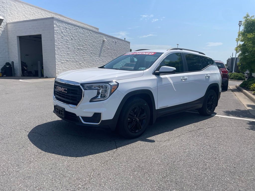 View vehicle photo 3