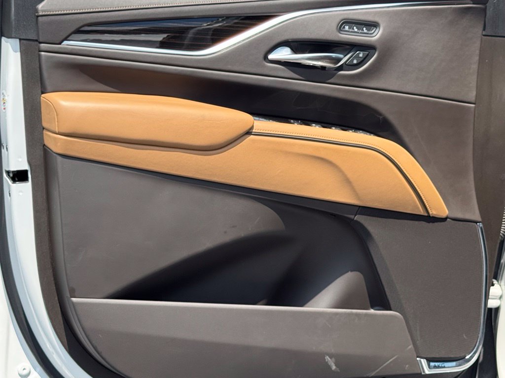 2022 Cadillac Escalade ESV Sport Crystal White - Jim Hudson Acura - Image 12