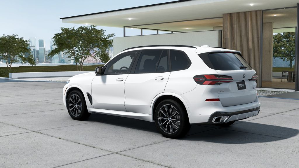 2025 BMW X5 M60i 30