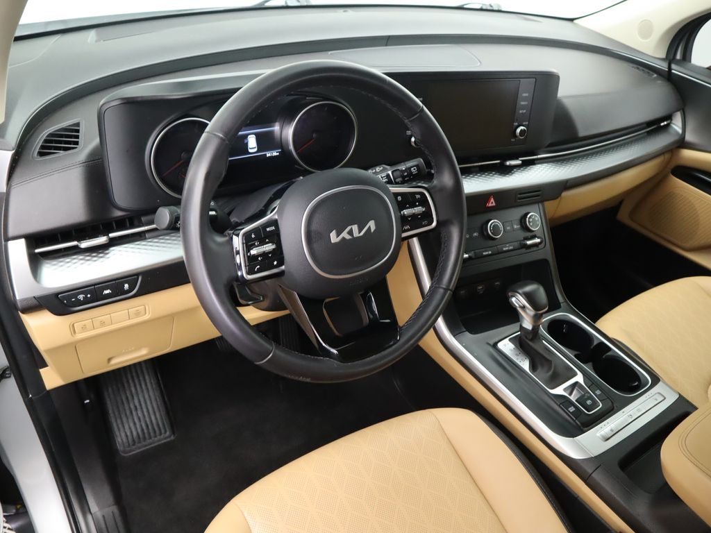 Thumbnail: 2023 Kia Carnival - 9