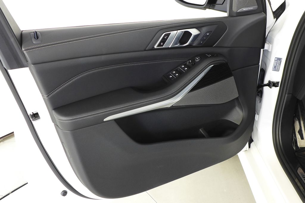 Thumbnail: 2024 BMW X5 - 11
